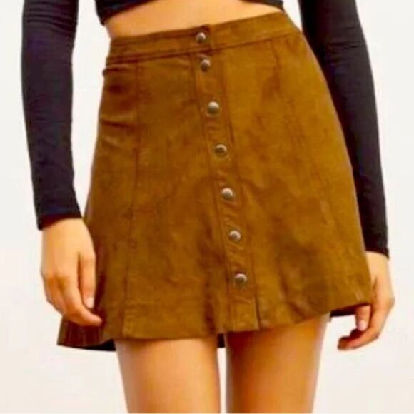 RD Style 100% leather brown snap button skirt size medium NWOT - Picture 1 of 6